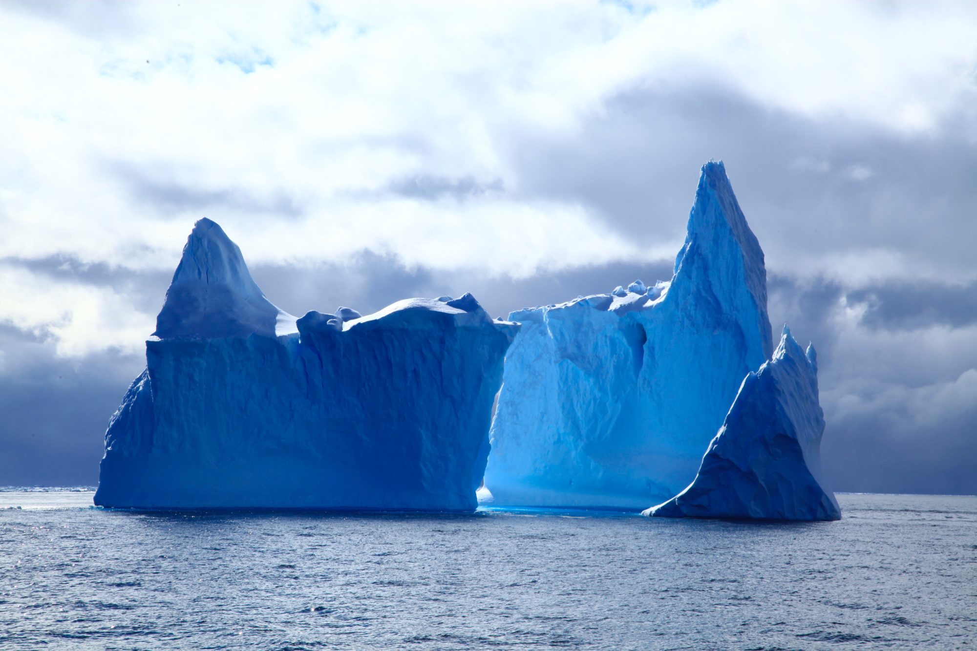 心とは氷山のようなものだ 氷山は その大きさの７分の１を海面の上に出して漂う 気づきと学びのブログ
